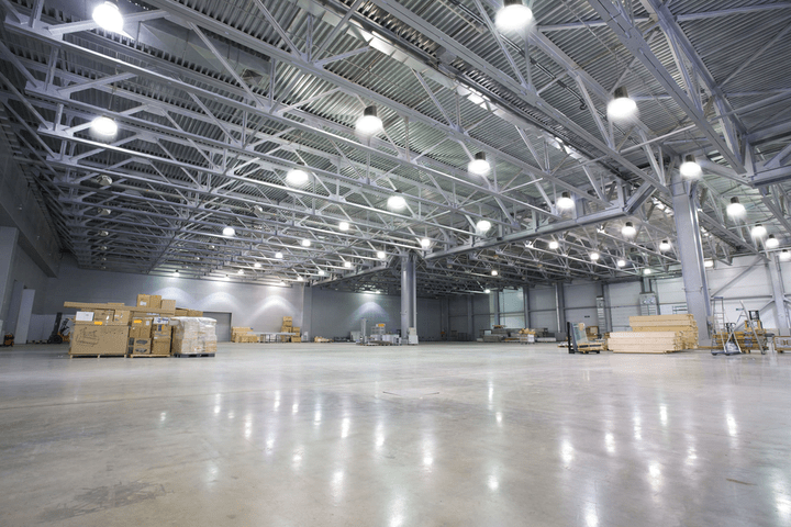 éclairage LED pour grande hauteur d'entrepôt