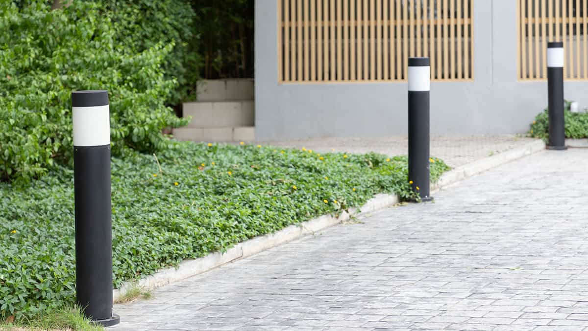 bollard lights spacing